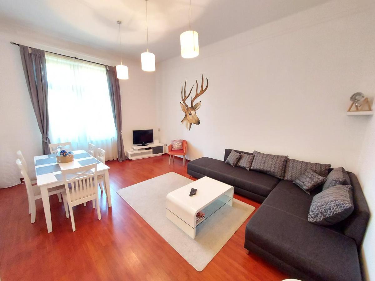 Deak Apartman Šoproň Exteriér fotografie